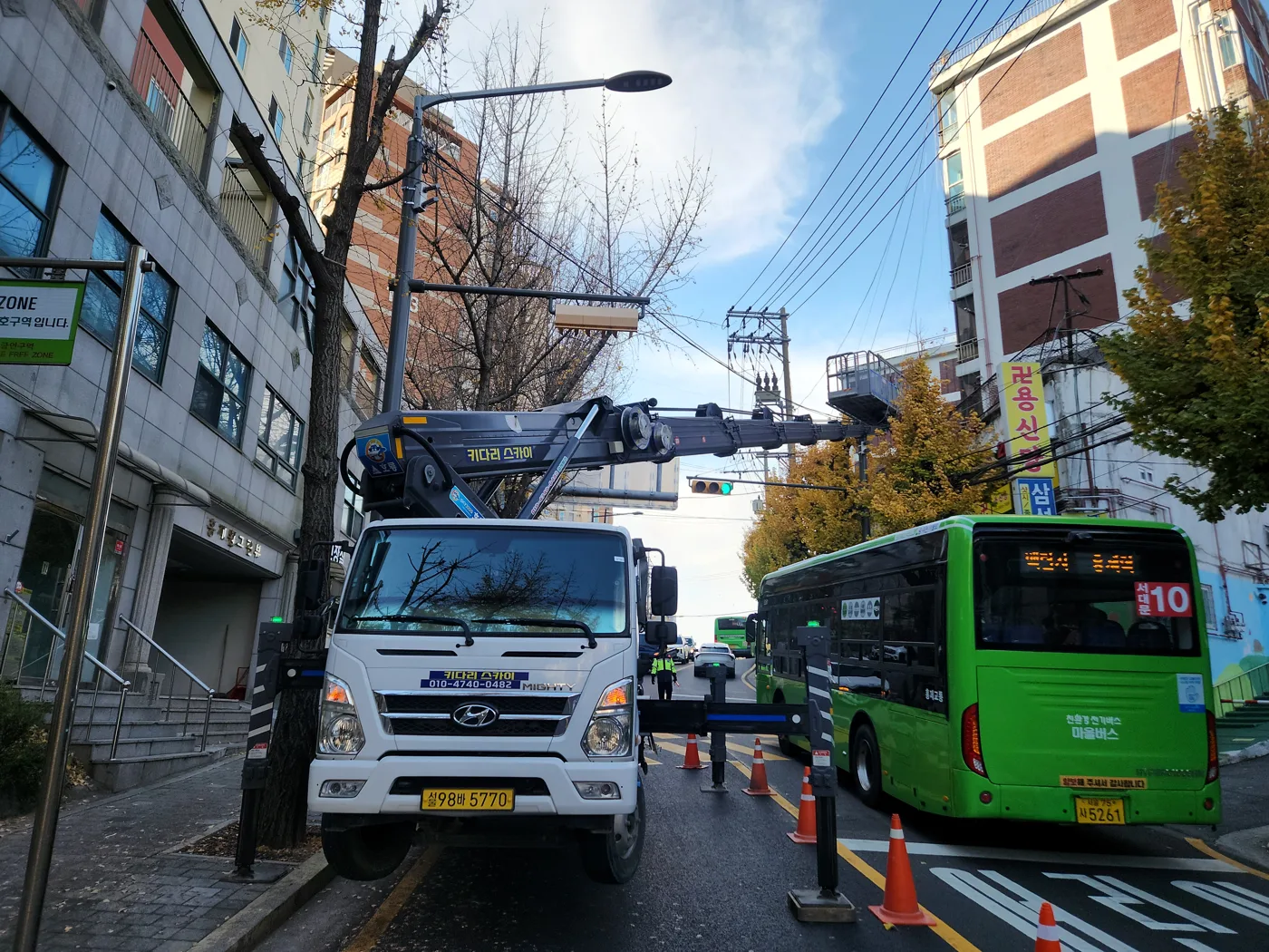 도로변 차량 배치 현장