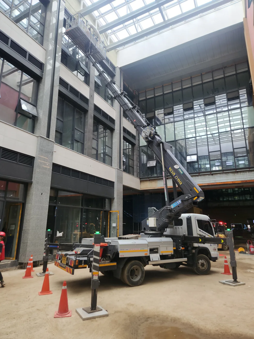 건물 처마·연결부 현장