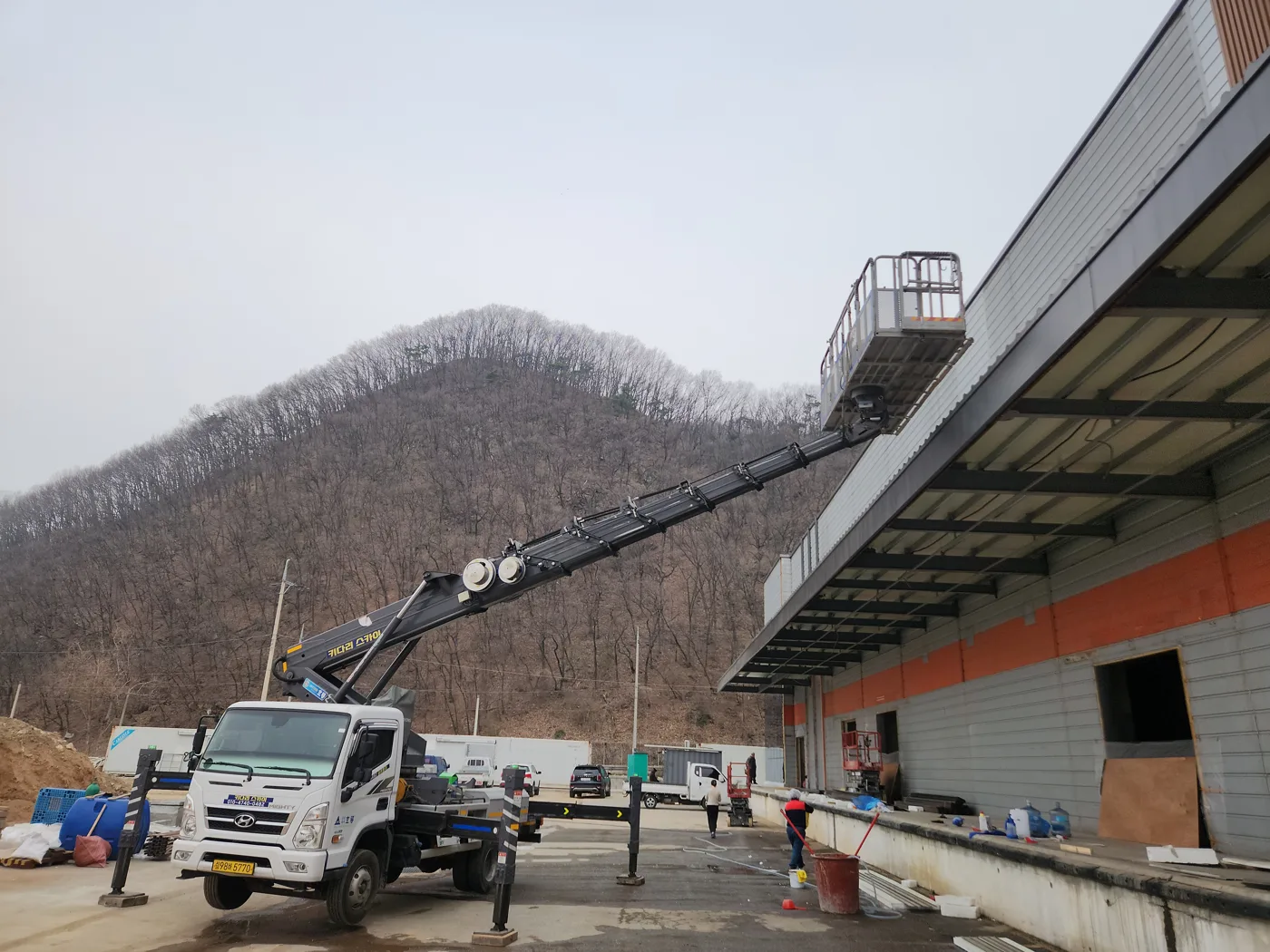 도로 상부 구조물 현장